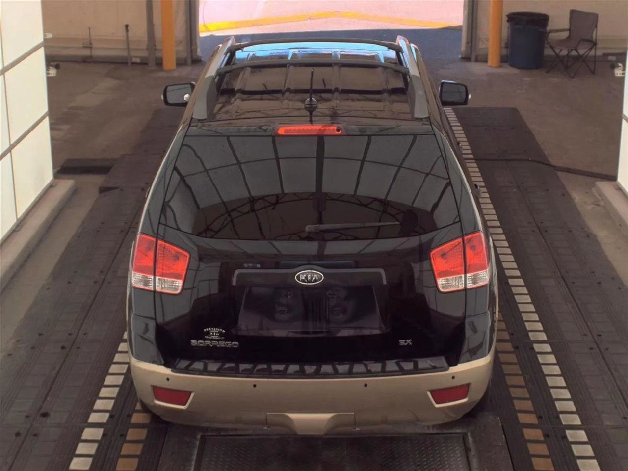 Used 2009 Kia Borrego EX w/ Premium Pkg RWD image 6