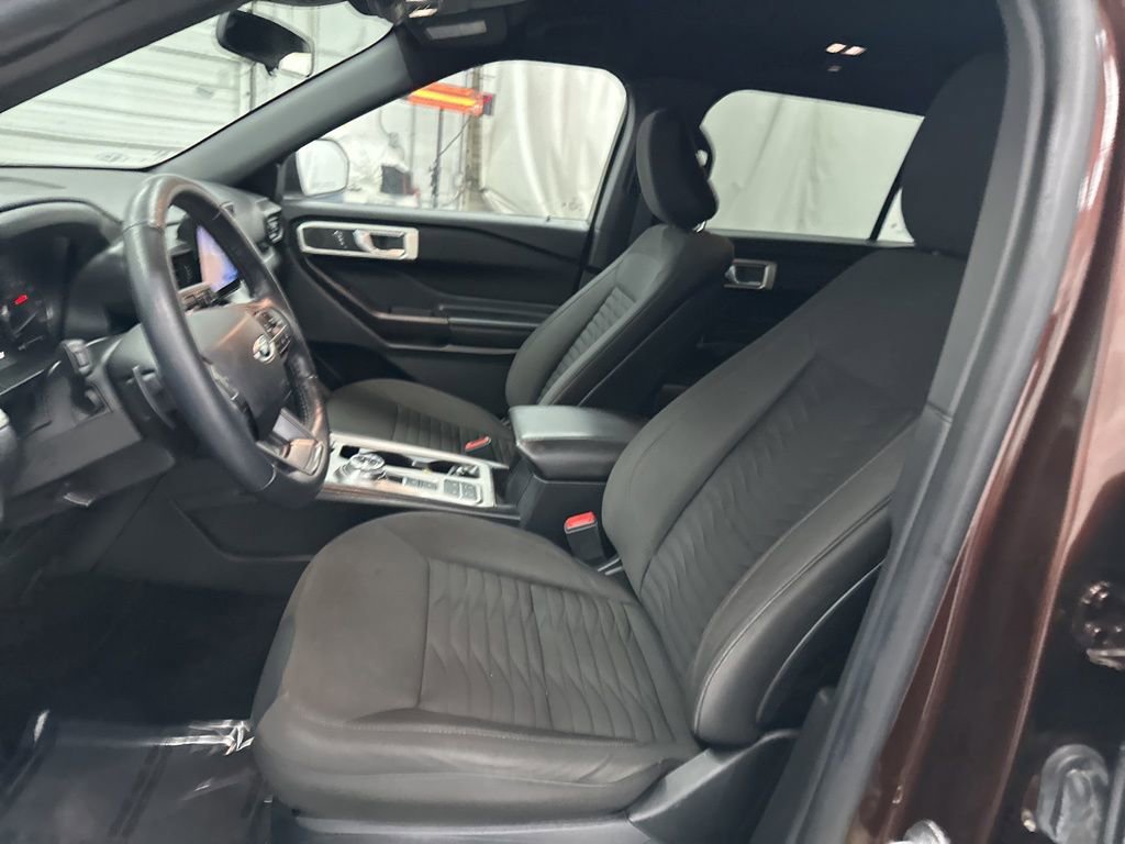 Used 2020 Ford Explorer XLT image 21