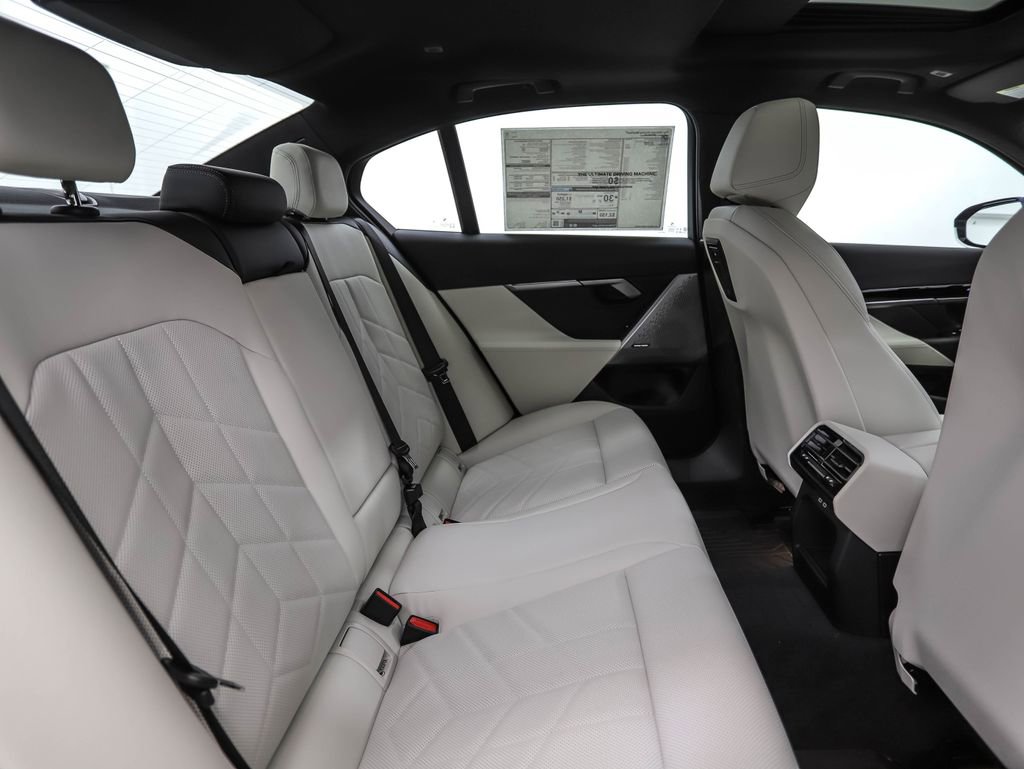 Certified 2025 BMW 530i xDrive w/ Premium Package image 27