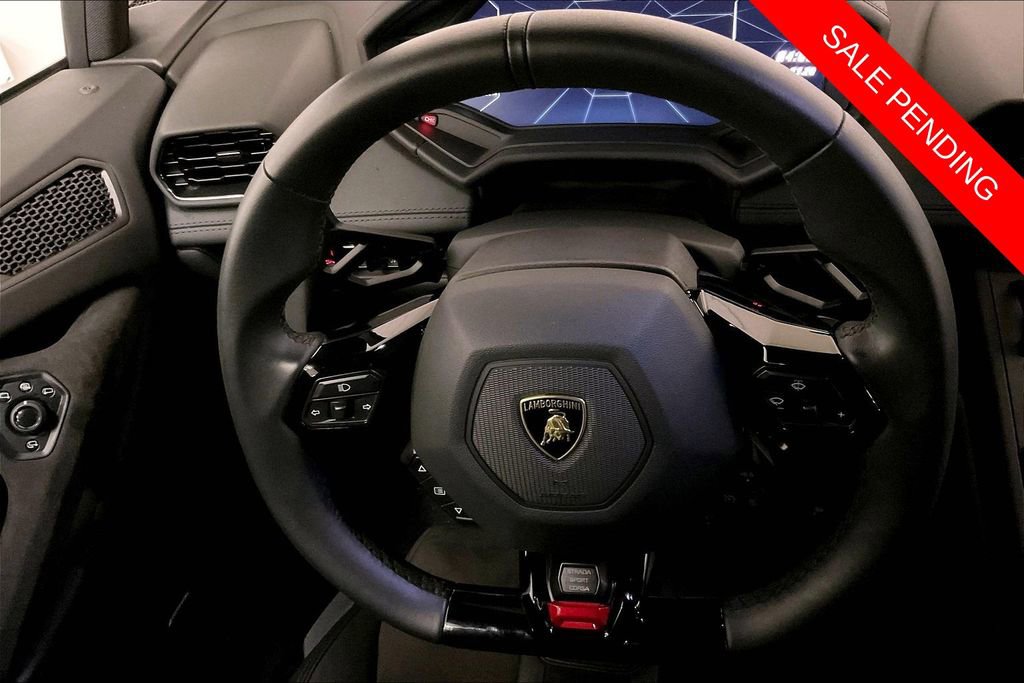 Used 2023 Lamborghini Huracan Tecnica image 9