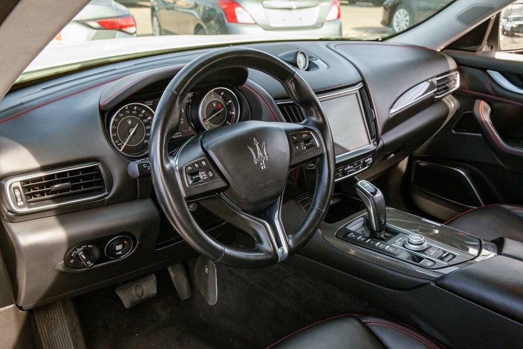 Used 2021 Maserati Levante GranLusso image 10