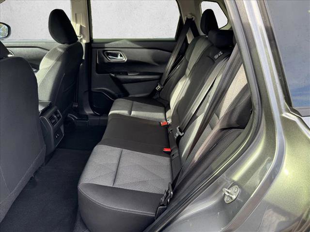 Used 2024 Nissan Rogue SV AWD/4WD image 16