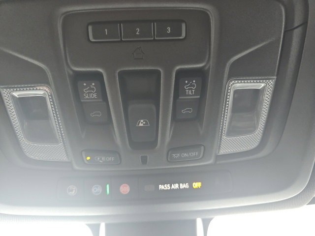 Used 2023 GMC Sierra 3500 AT4 w/ AT4 Premium Plus Package image 22