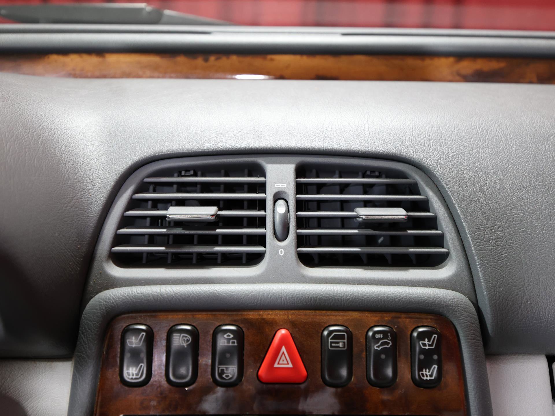 Used 2003 Mercedes-Benz CLK 320 Cabriolet image 20