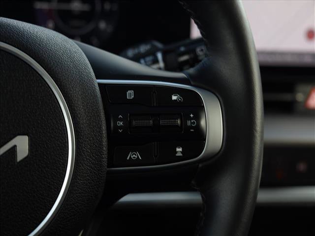 Used 2025 Kia Sportage SX image 17