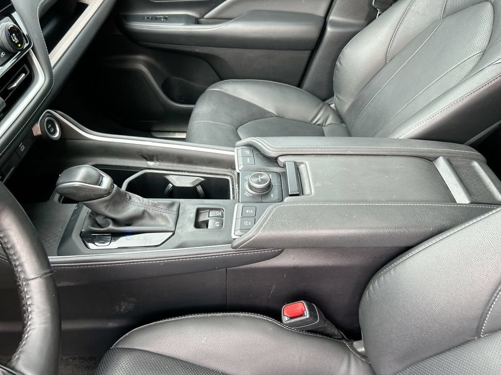 Used 2024 Toyota Grand Highlander AWD image 30
