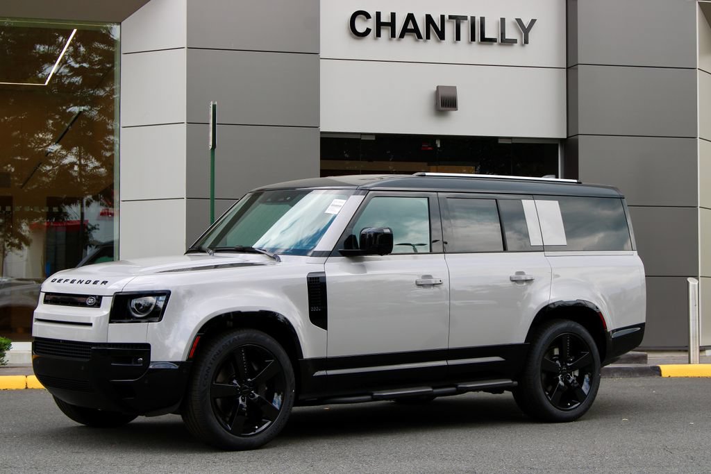New 2026 Land Rover Defender 130 X-Dynamic SE AWD/4WD image 1