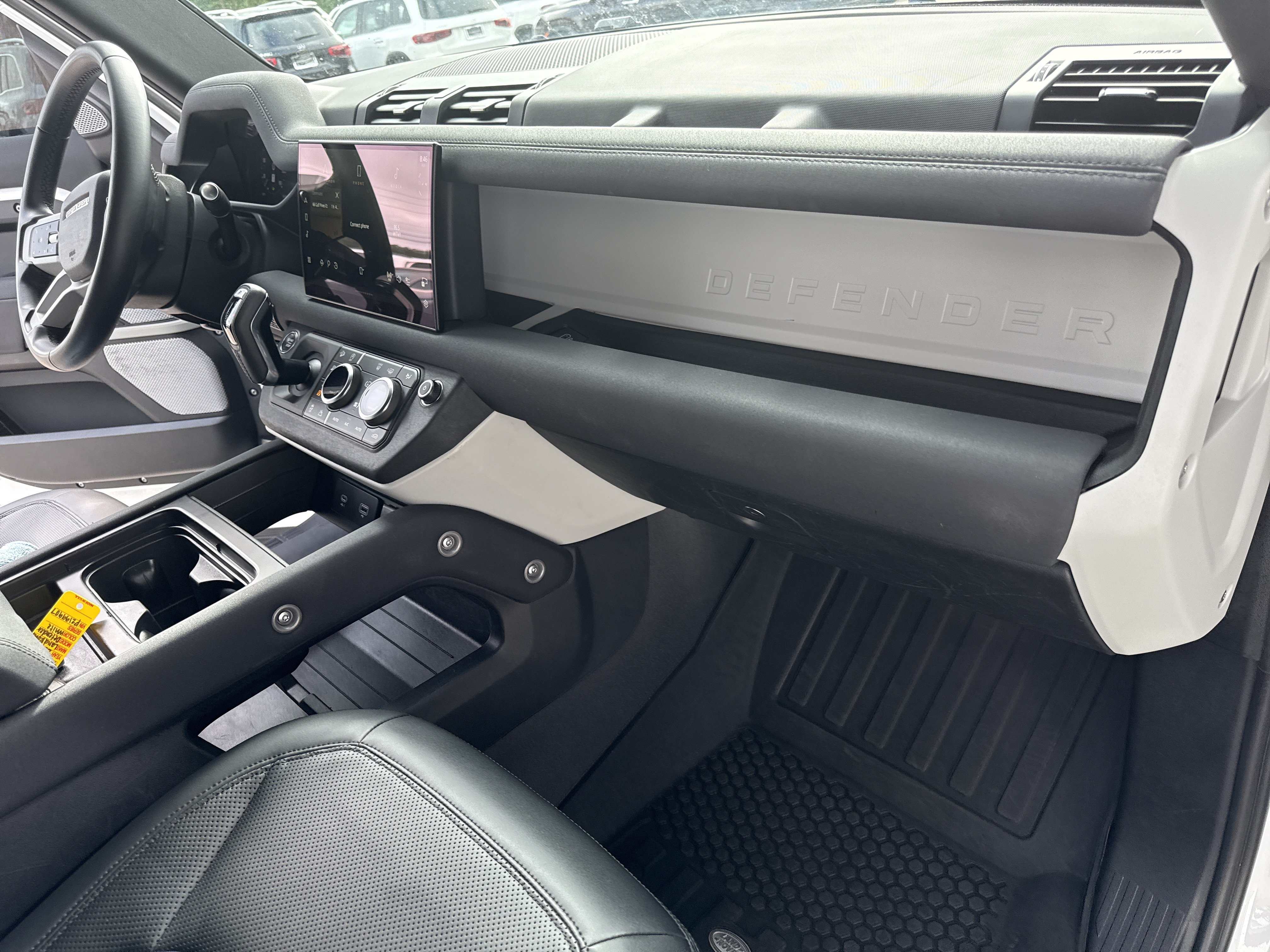 Used 2023 Land Rover Defender 130 SE AWD/4WD image 16
