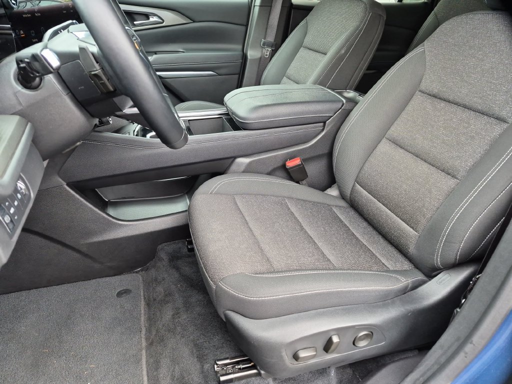 Certified 2025 Chevrolet Traverse LT AWD/4WD image 14