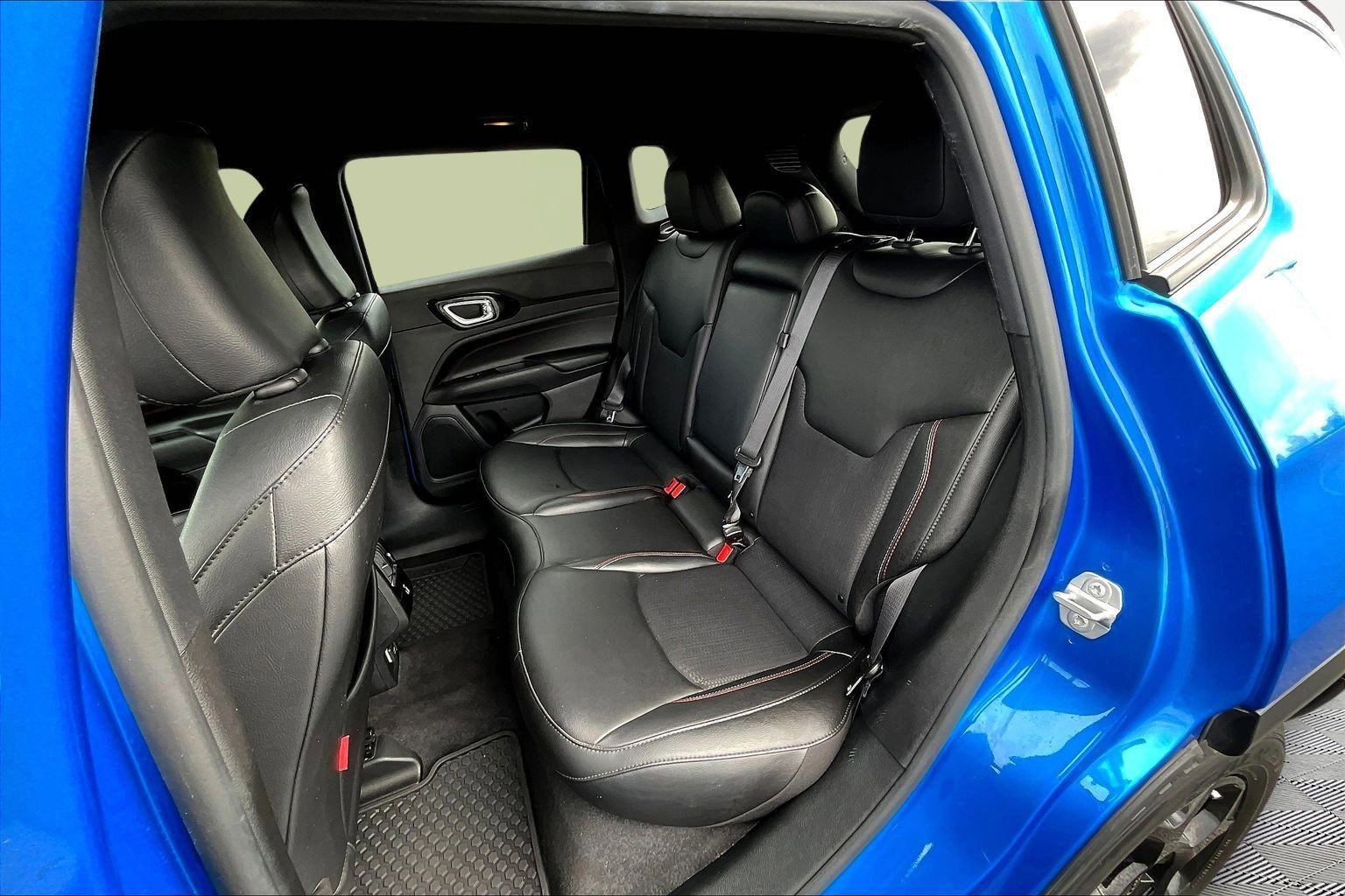 Used 2023 Jeep Compass Trailhawk w/ Trailhawk Convenience Group AWD/4WD image 22
