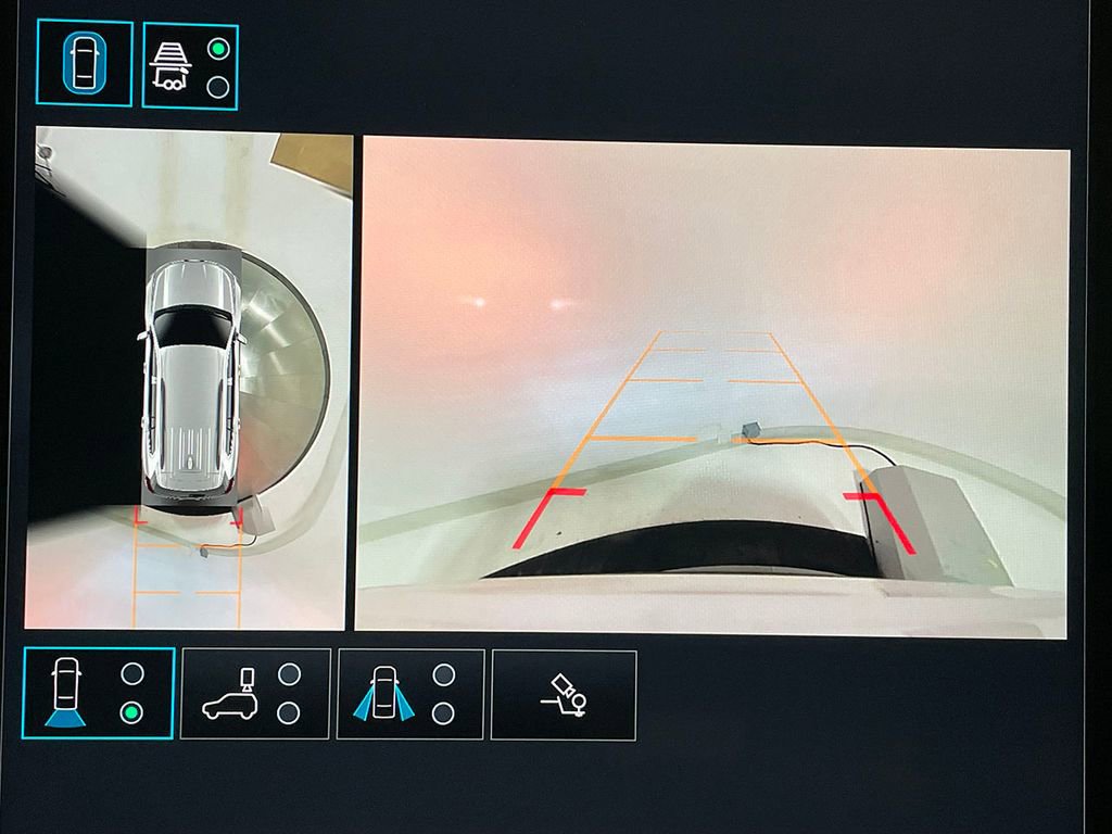 Used 2025 GMC Acadia Elevation image 4