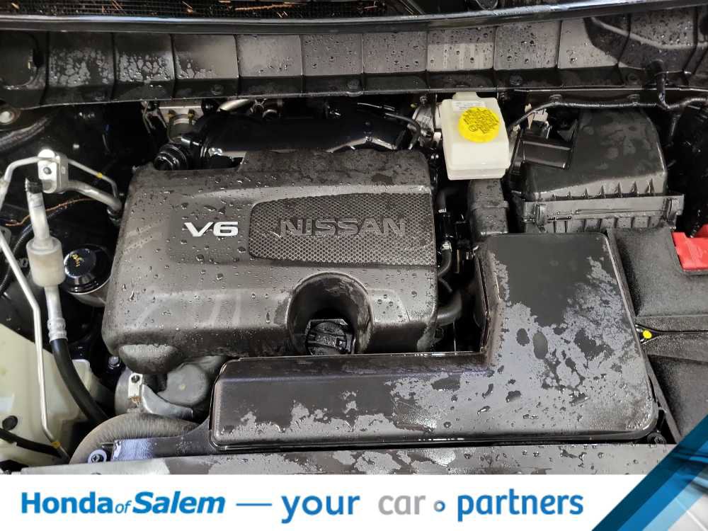 Used 2022 Nissan Pathfinder Platinum w/ Cargo Package image 10