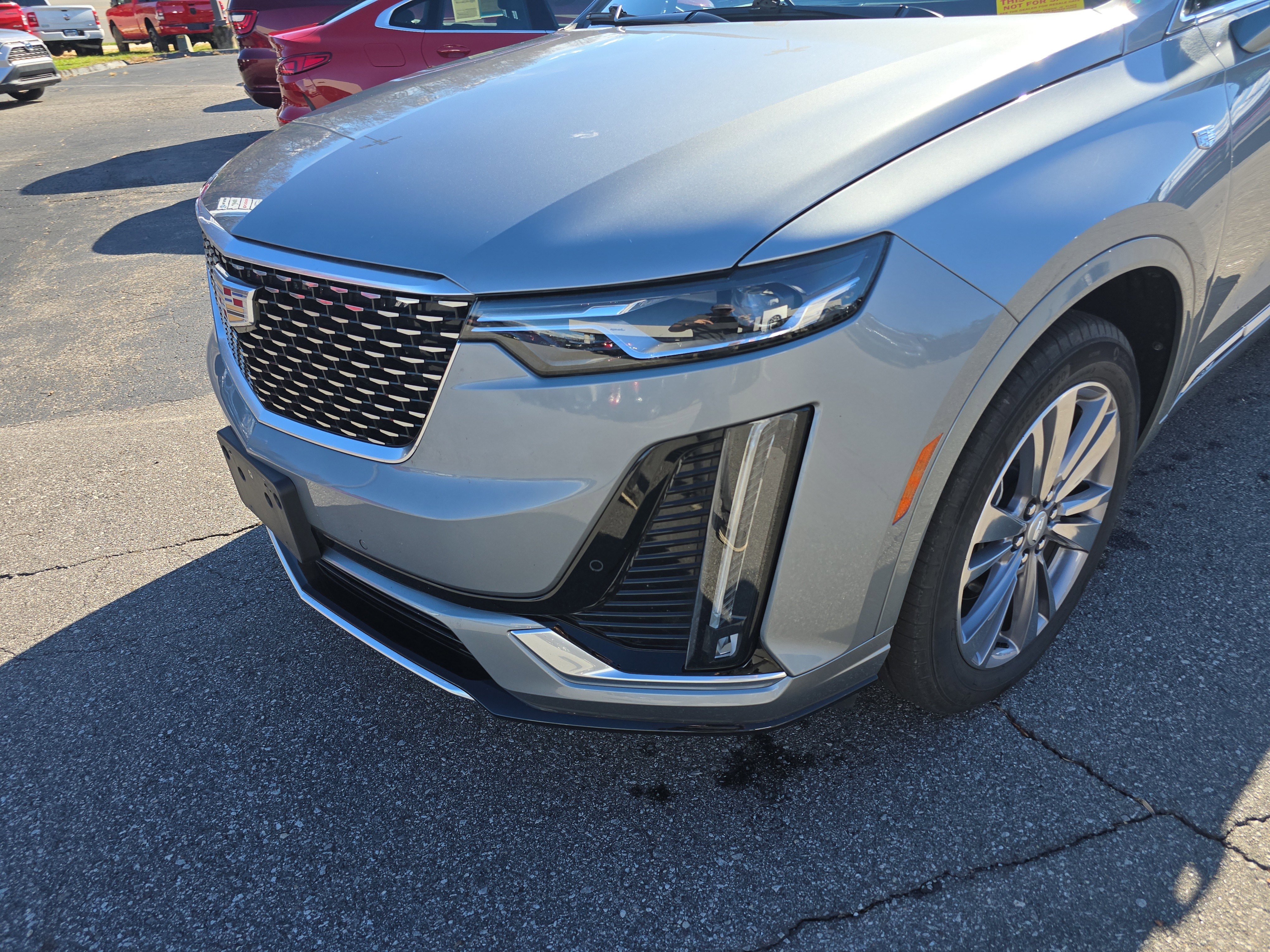 Used 2025 Cadillac XT6 Premium Luxury image 10