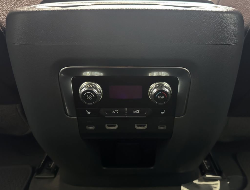 Used 2021 GMC Yukon XL Denali w/ Denali Ultimate Package AWD/4WD image 37