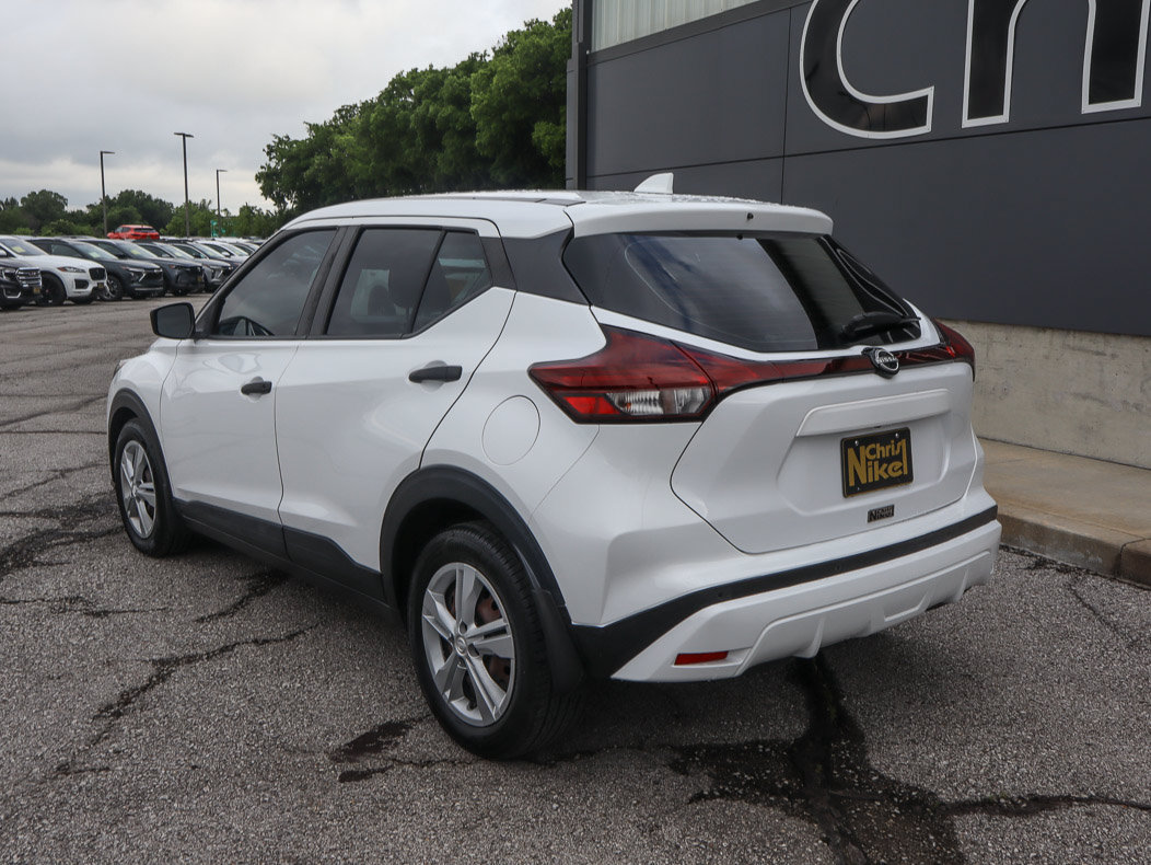 Used 2022 Nissan Kicks S FWD image 6