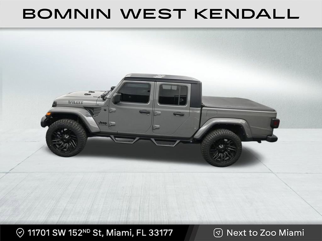Used 2022 Jeep Gladiator Willys image 14