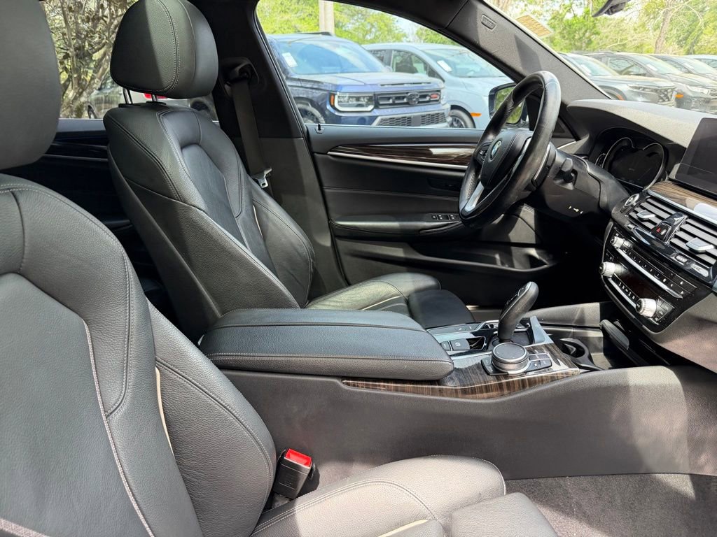 Used 2018 BMW 530e w/ Premium Package image 9