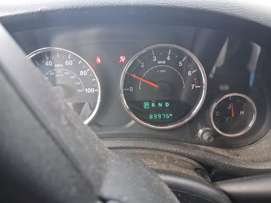 Used 2018 Jeep Wrangler Unlimited Sahara w/ Connectivity Group AWD/4WD image 4