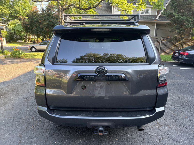 Used 2020 Toyota 4Runner Venture w/ Moonroof Package AWD/4WD image 11