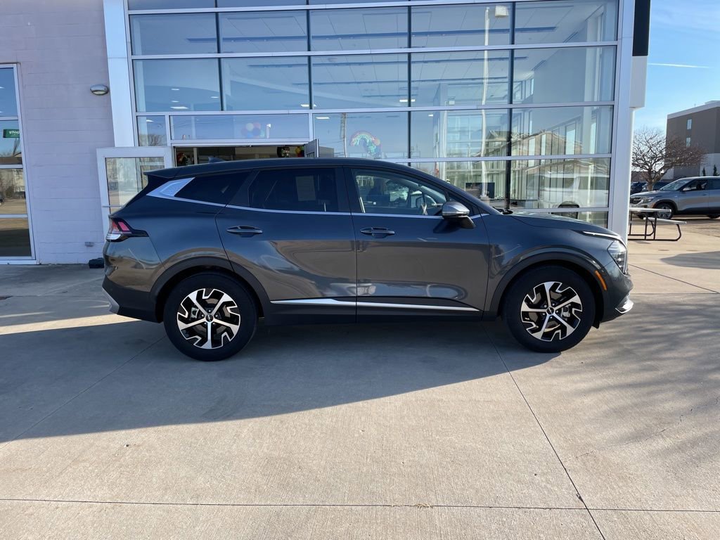 Used 2024 Kia Sportage EX FWD image 4