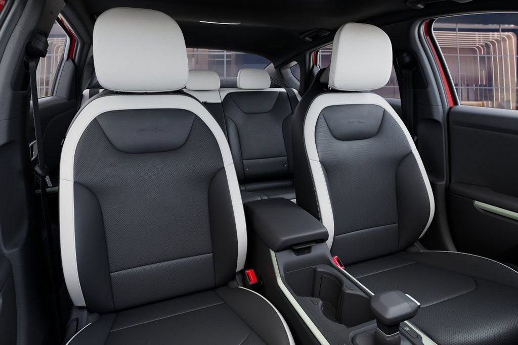 New 2026 Kia K4 GT-Line w/ GT-Line Premium Package FWD image 18