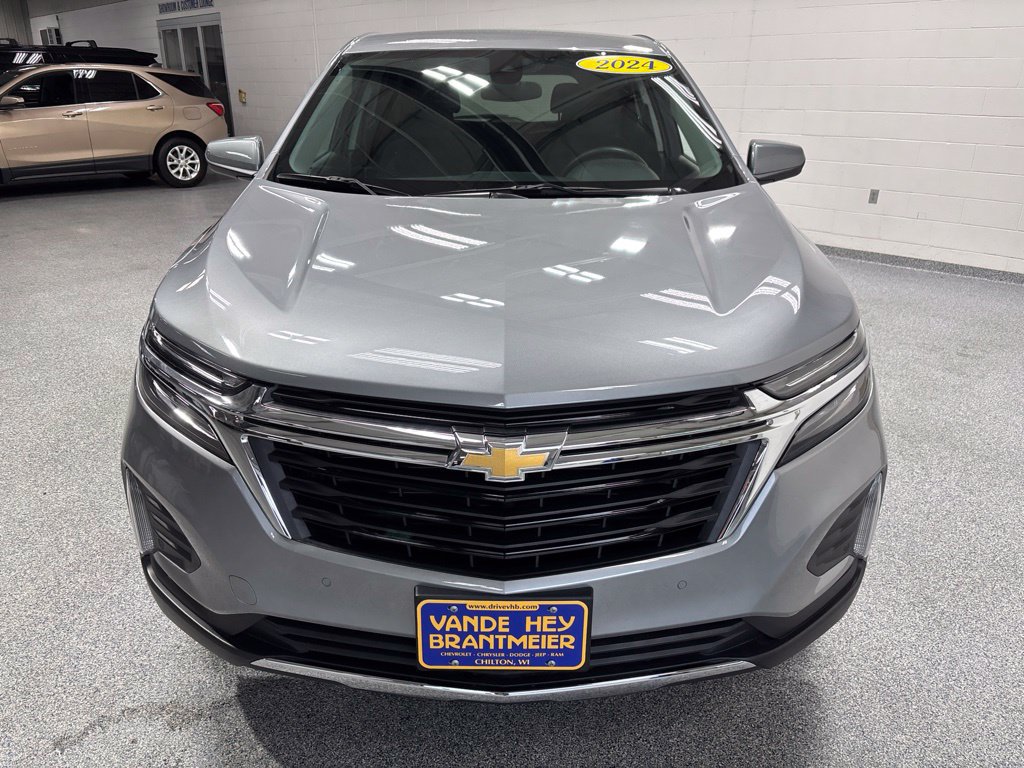 Used 2024 Chevrolet Equinox LT AWD/4WD image 2