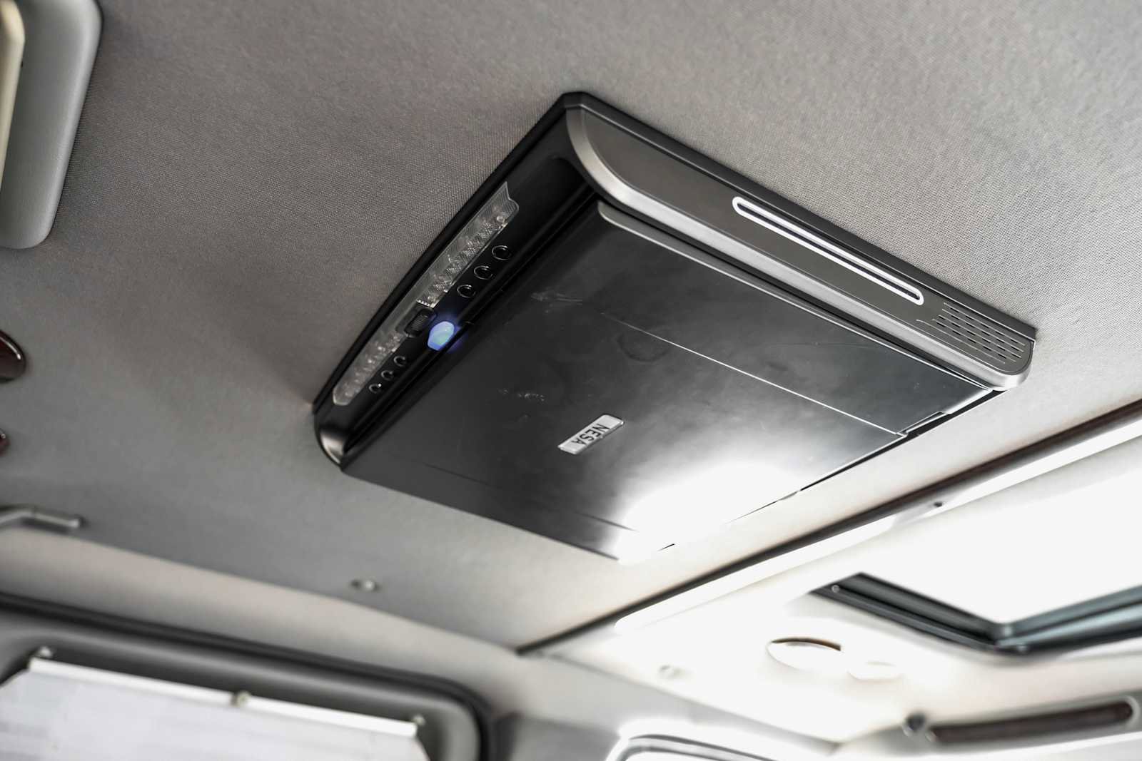 Used 2011 Chevrolet Express 1500 image 41