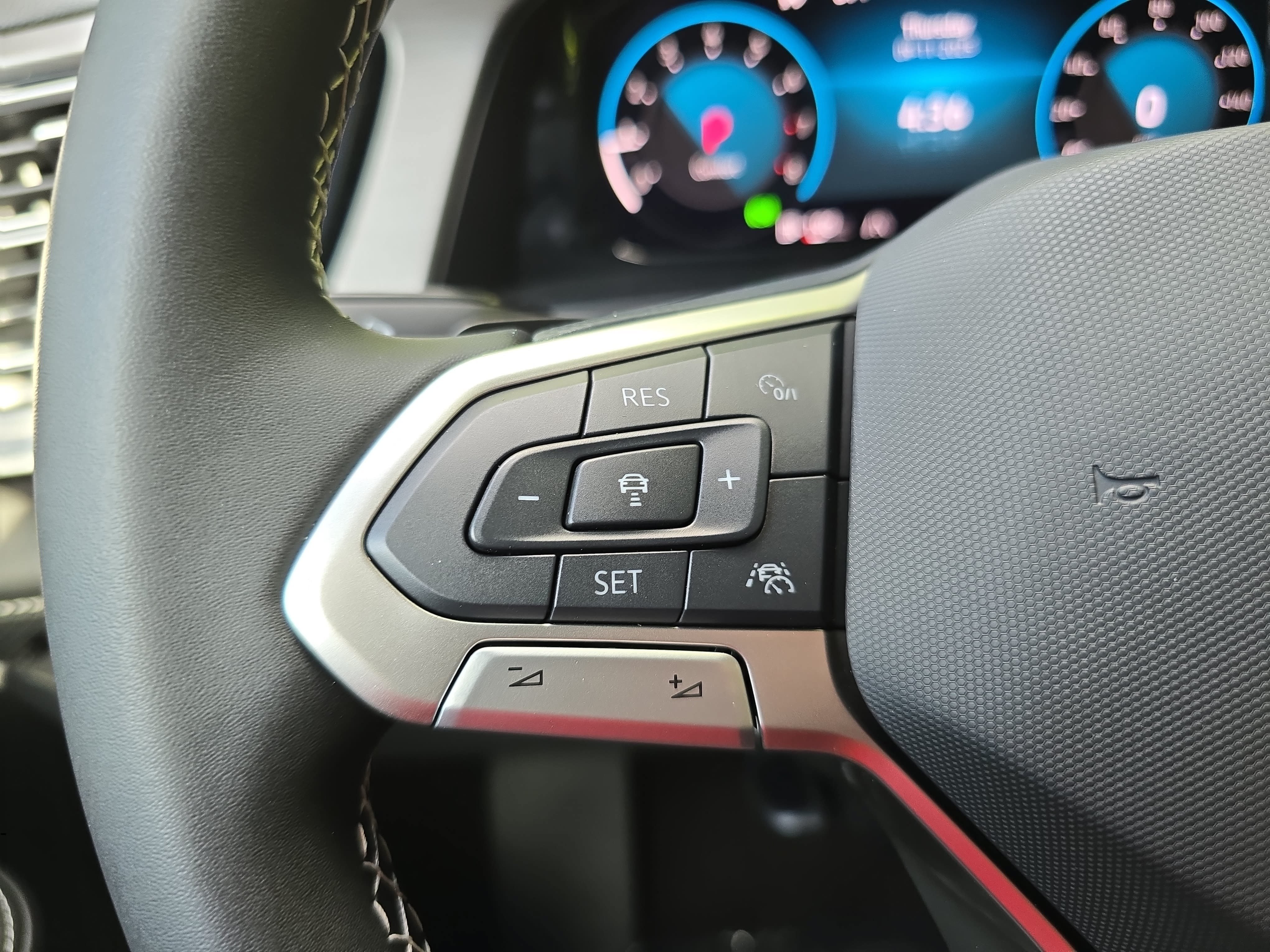 New 2026 Volkswagen Atlas Cross Sport SE AWD/4WD image 17