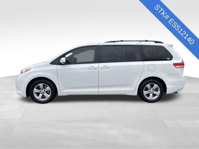 Used 2014 Toyota Sienna LE image 4
