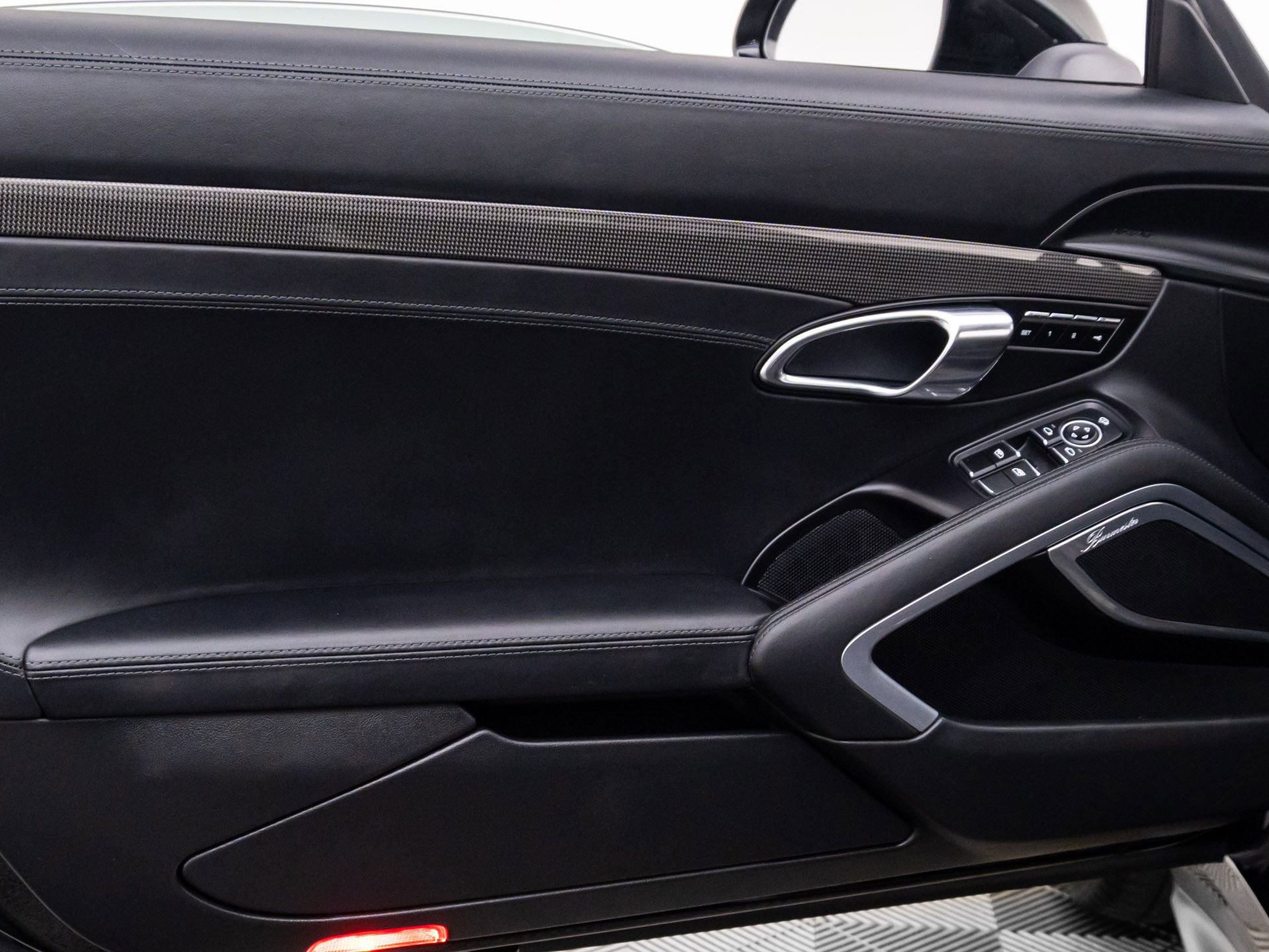 Used 2017 Porsche 911 Turbo S image 14