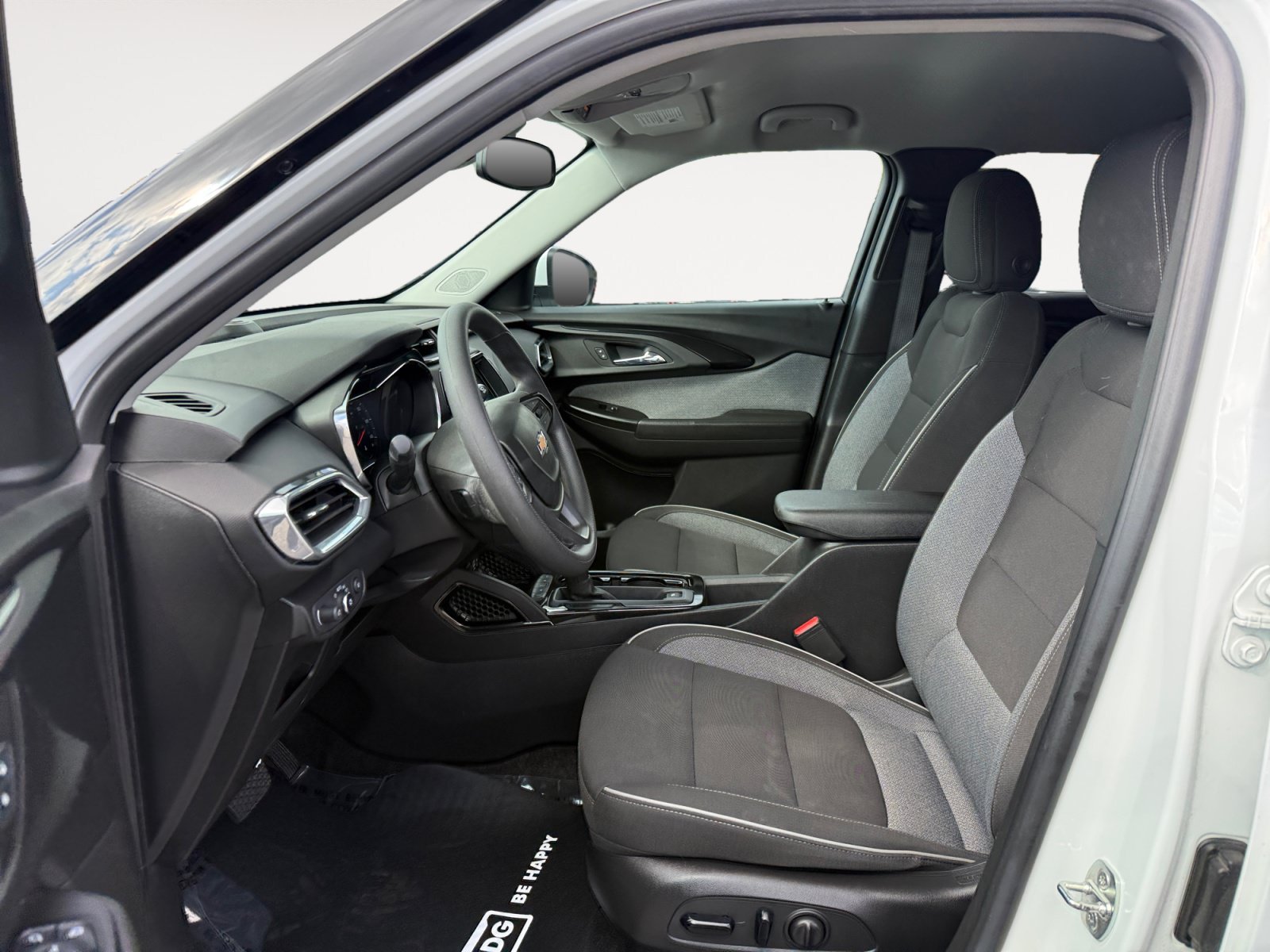 Used 2023 Chevrolet TrailBlazer LT w/ Convenience Package AWD/4WD image 10