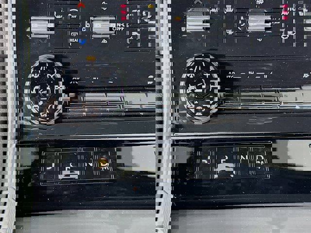 New 2025 Nissan Armada SL w/ Captain's Chari Seat Package image 20