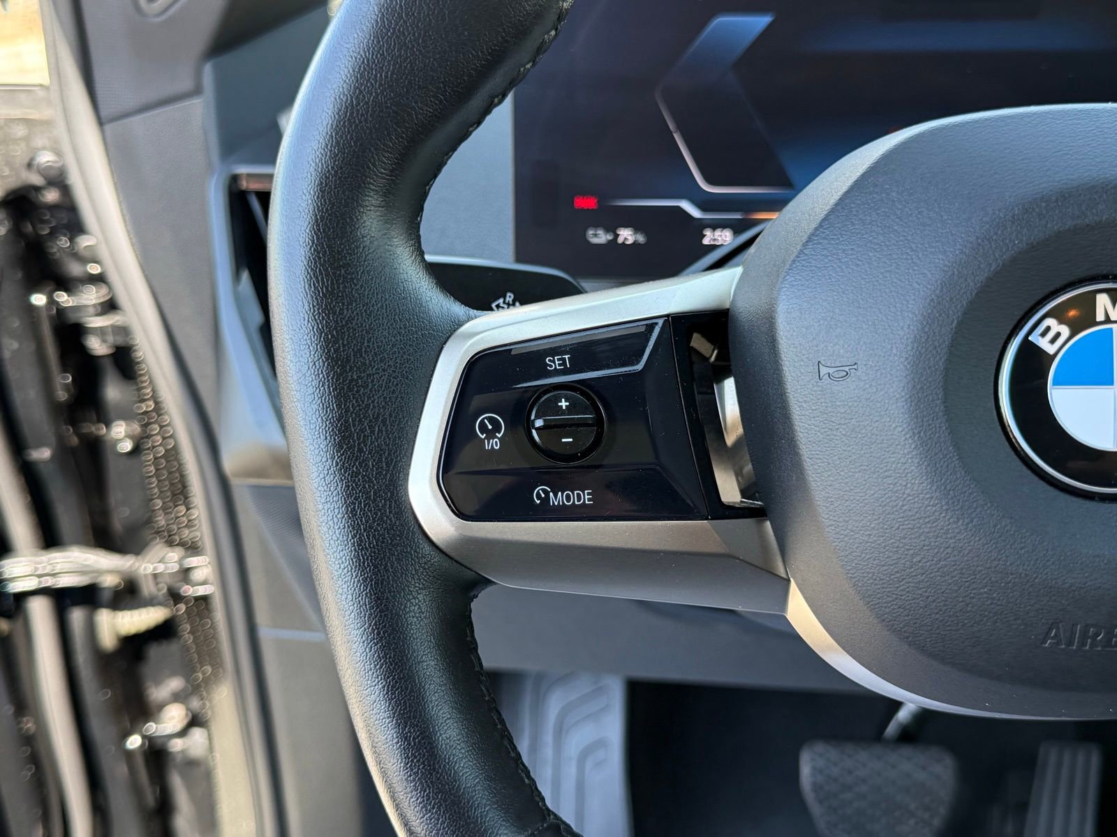 Used 2026 BMW iX xDrive60 image 25