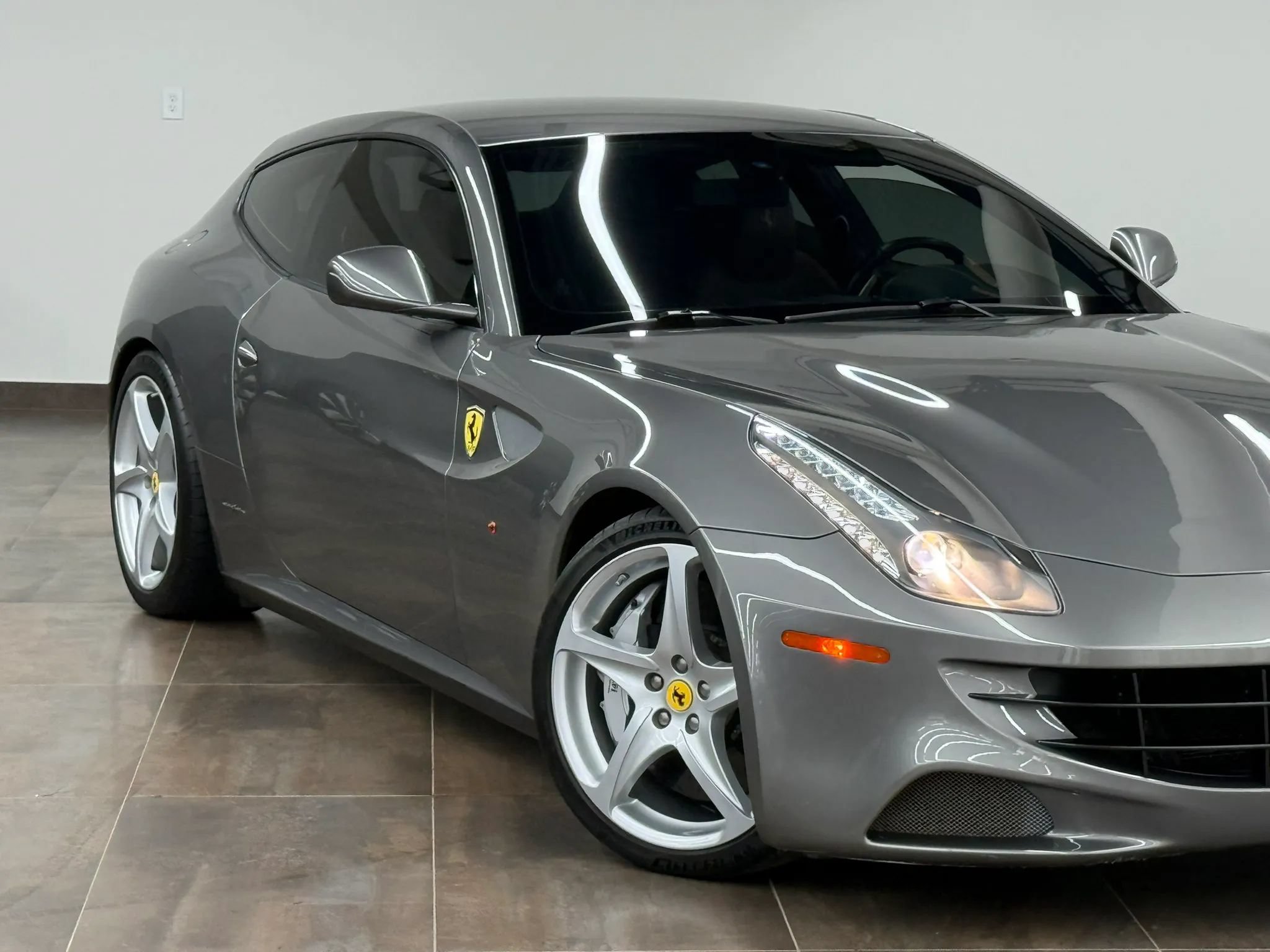 Used 2012 Ferrari FF AWD/4WD image 21