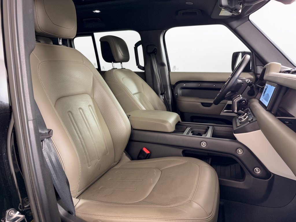 Used 2022 Land Rover Defender 110 XS Edition AWD/4WD image 30