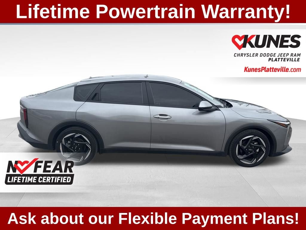 Used 2025 Kia K4 EX image 3