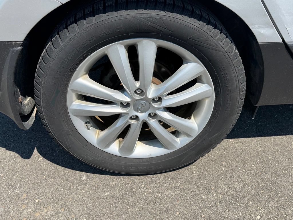 Used 2012 Hyundai Tucson Limited w/ Premium Pkg FWD image 21