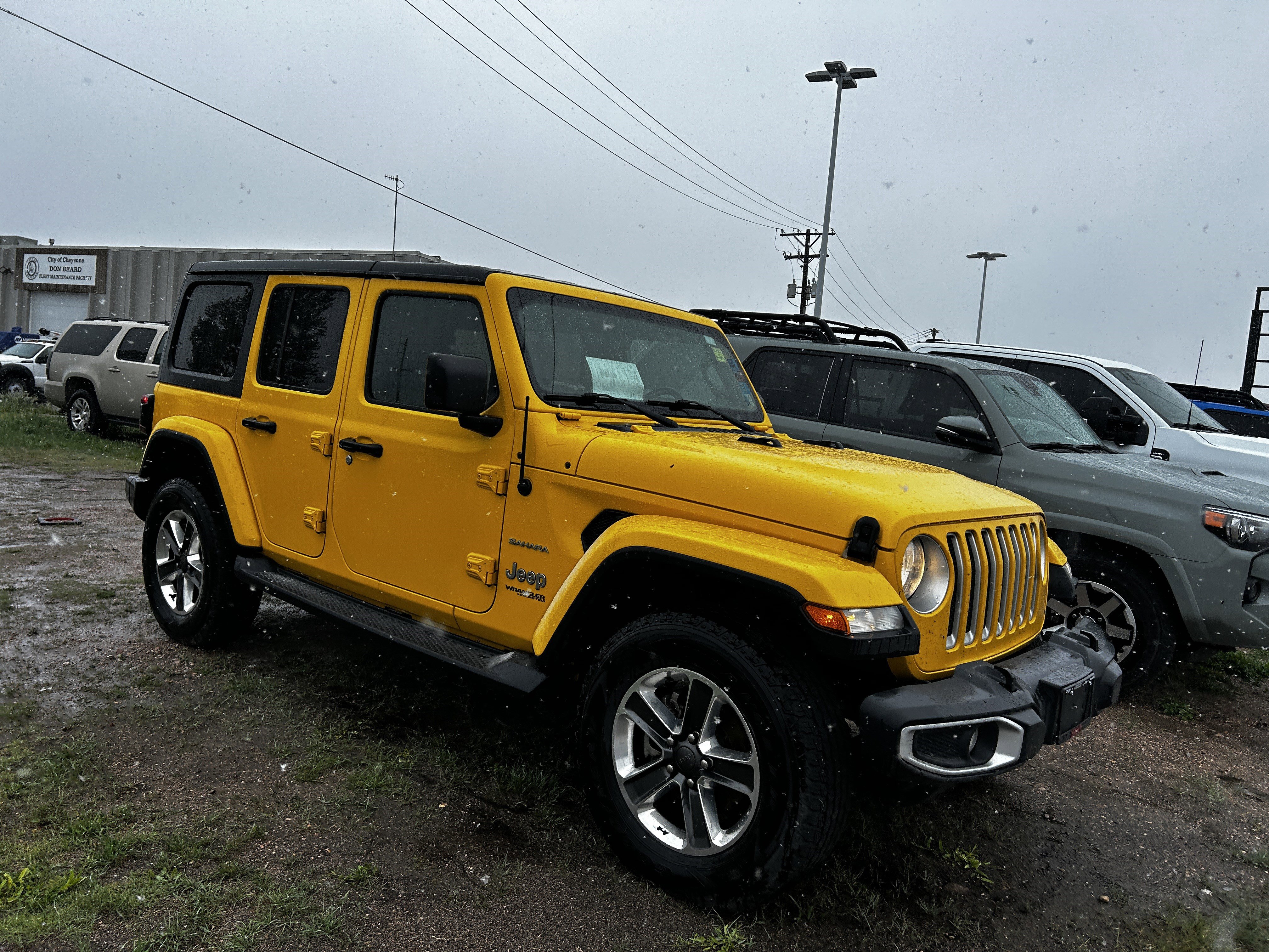 Used 2018 Jeep Wrangler Unlimited Sahara AWD/4WD image 6