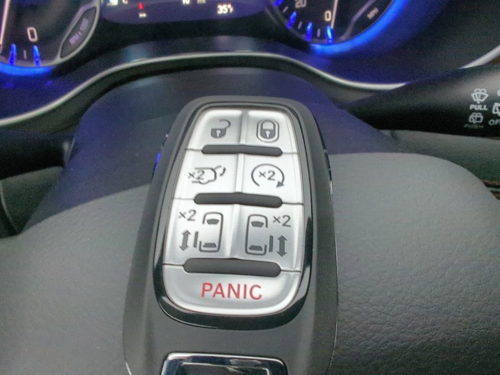 New 2026 Chrysler Pacifica Pinnacle w/ Trailer Tow Group image 24