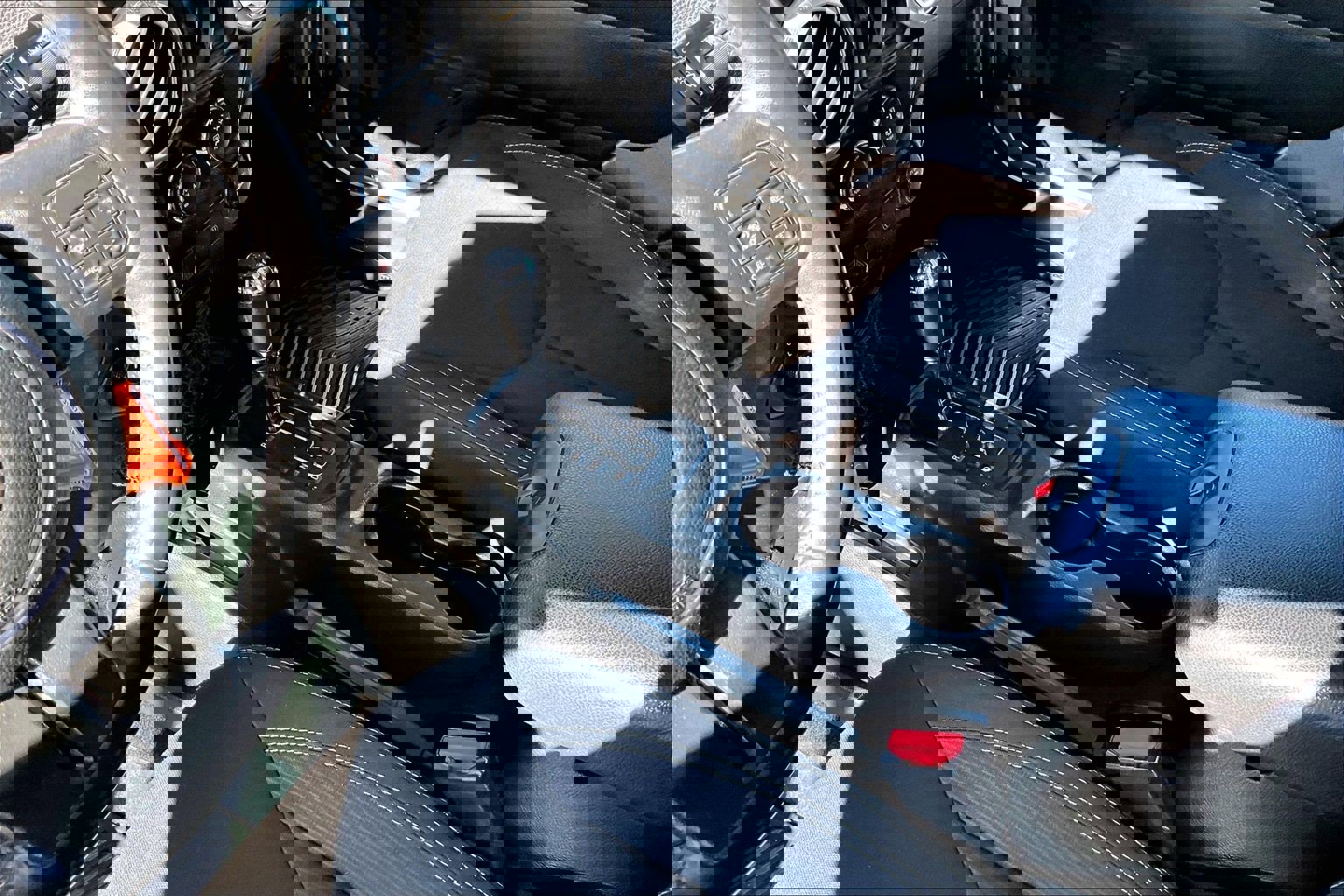 Used 2018 Jeep Wrangler Sahara w/ Connectivity Group image 11