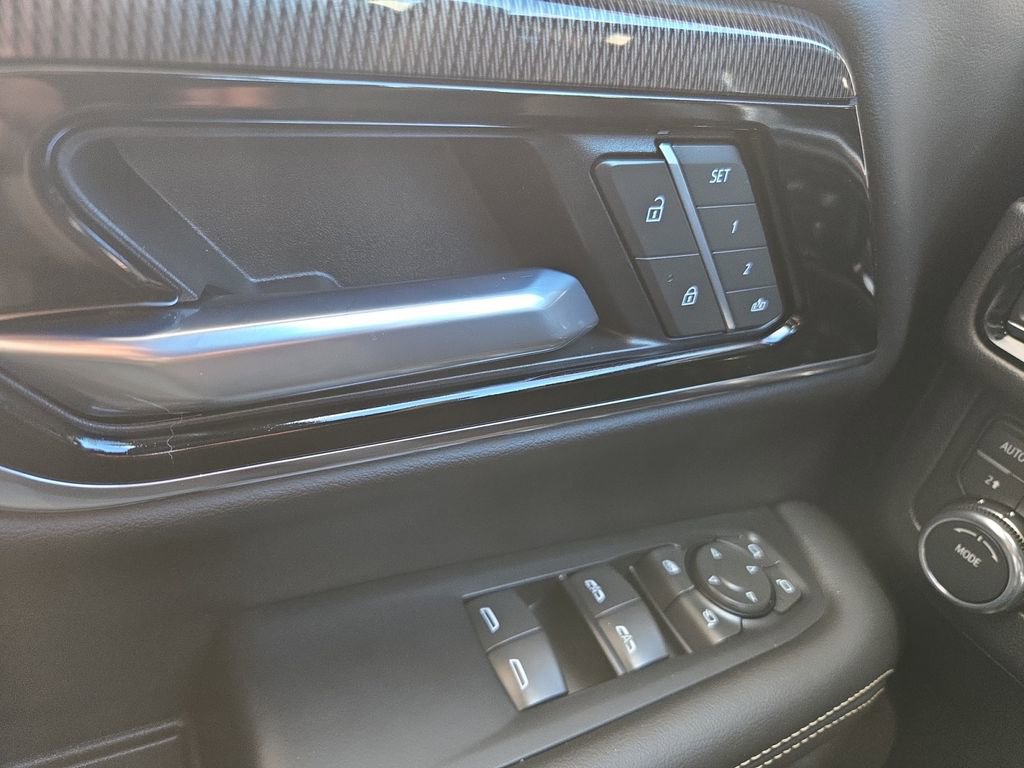 Used 2025 GMC Yukon XL Elevation w/ Elevation Premium Package image 26