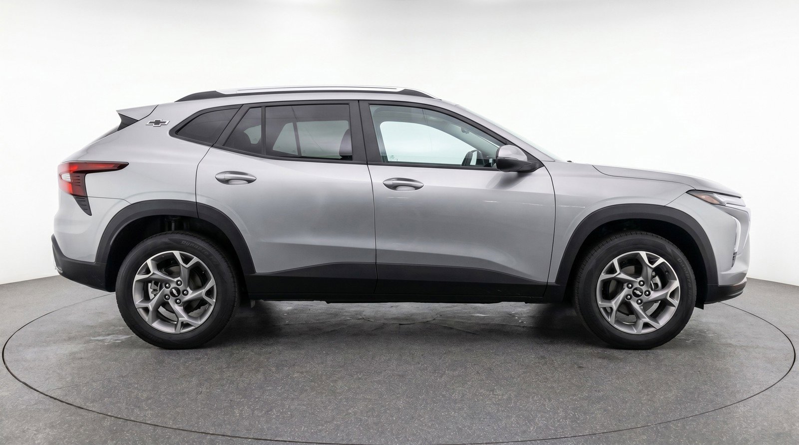 Used 2025 Chevrolet Trax LT FWD image 11