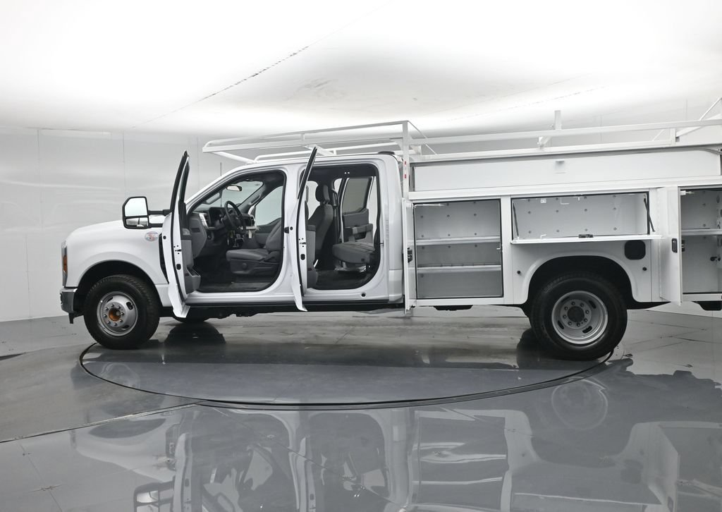 New 2026 Ford F350 XL w/ XL Chrome Package RWD image 40