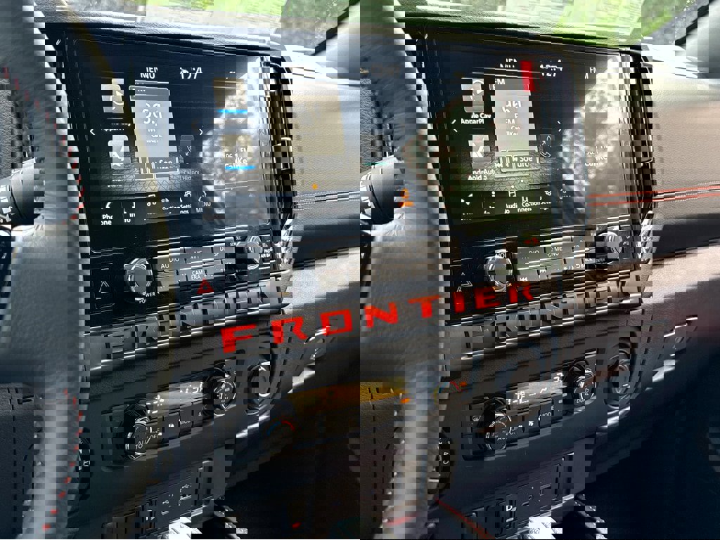 New 2025 Nissan Frontier PRO-4X w/ Black Accent Package image 9