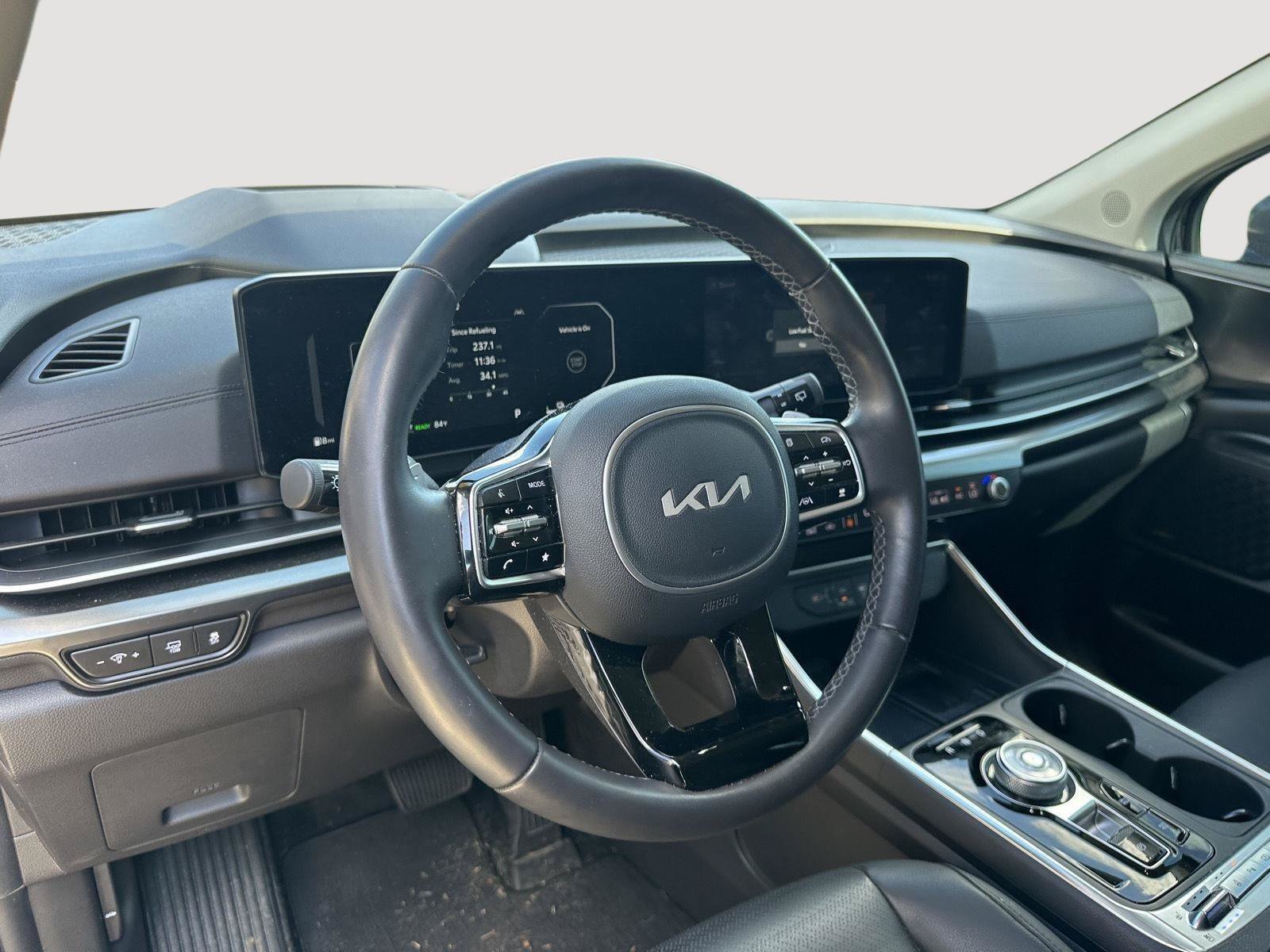 Used 2025 Kia Carnival SX Prestige FWD image 11