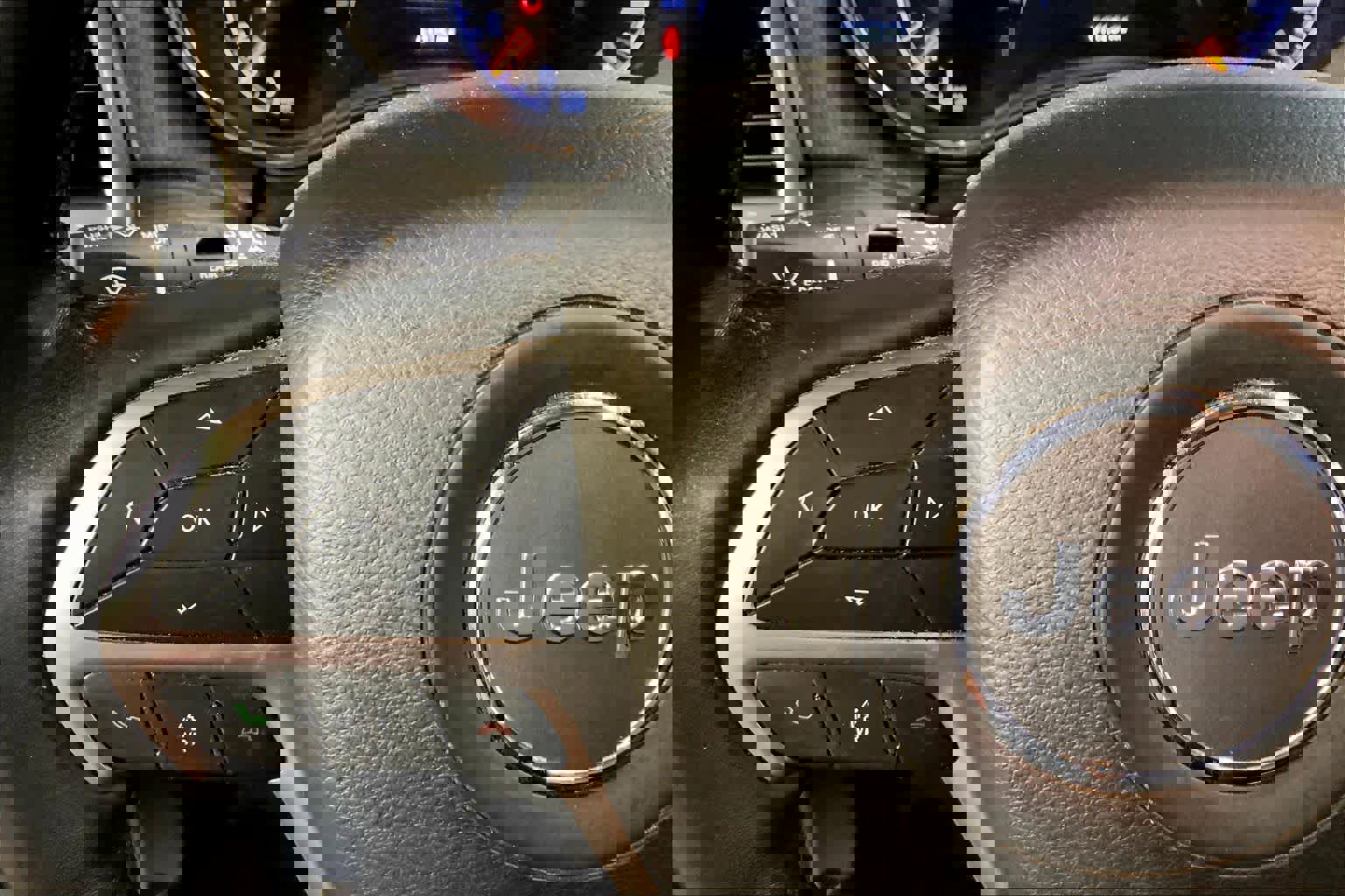 Used 2019 Jeep Grand Cherokee Limited w/ Luxury Group II image 23