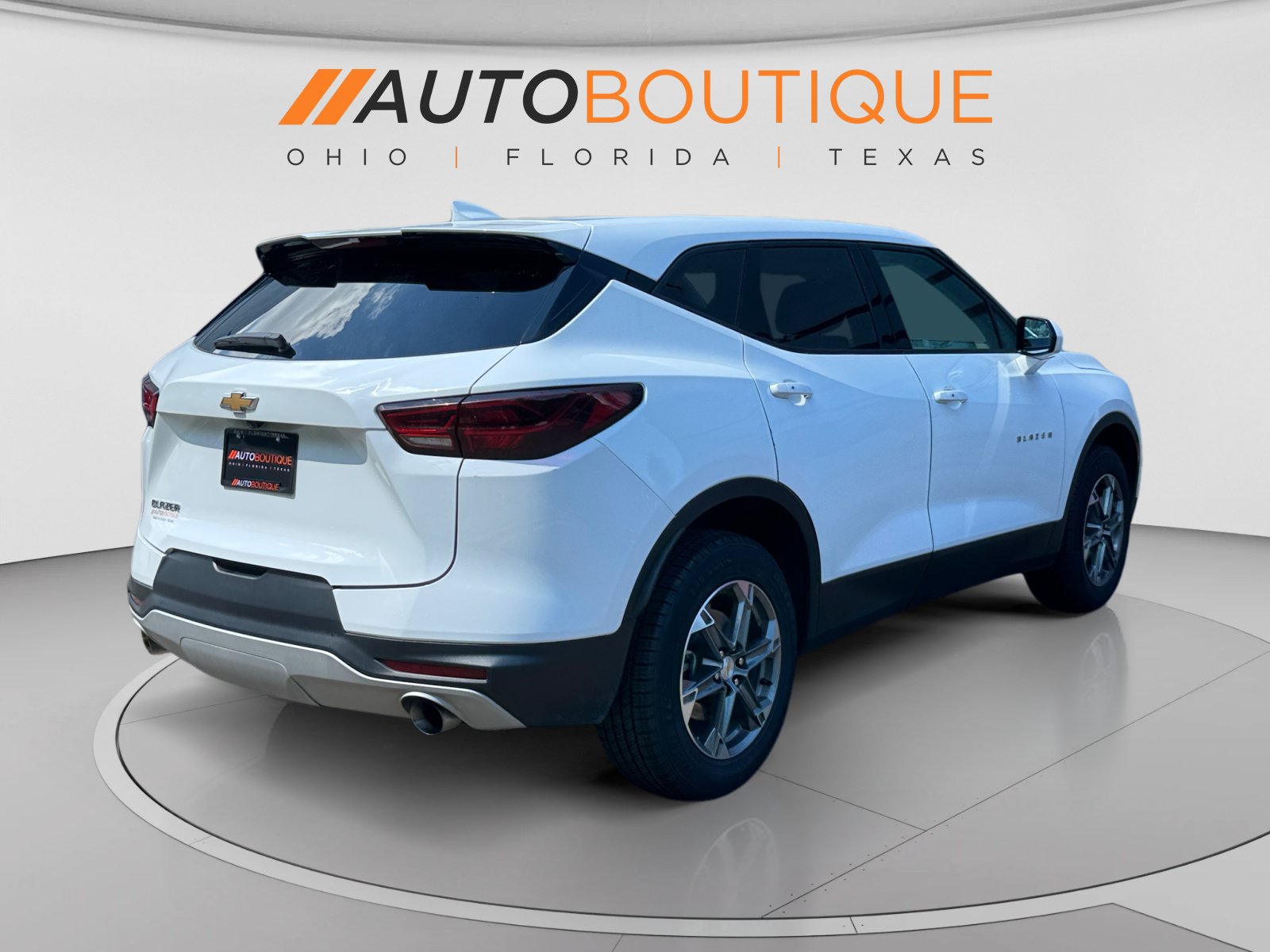 Used 2025 Chevrolet Blazer LT FWD image 6
