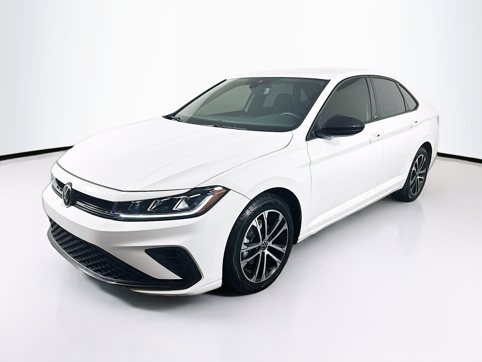 Used 2025 Volkswagen Jetta Sport image 3