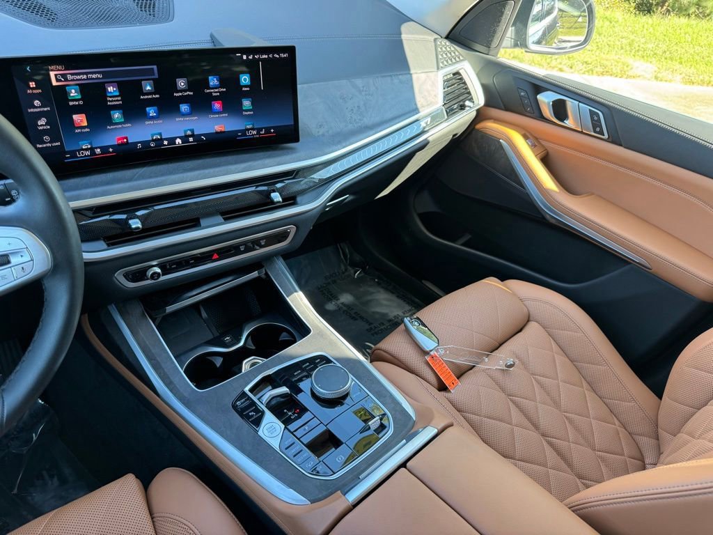 Used 2024 BMW X7 xDrive40i w/ Parking Assistance Package image 40