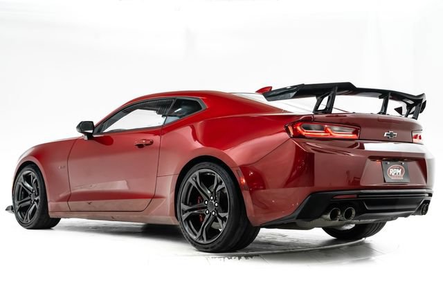 Used 2017 Chevrolet Camaro SS RWD image 11
